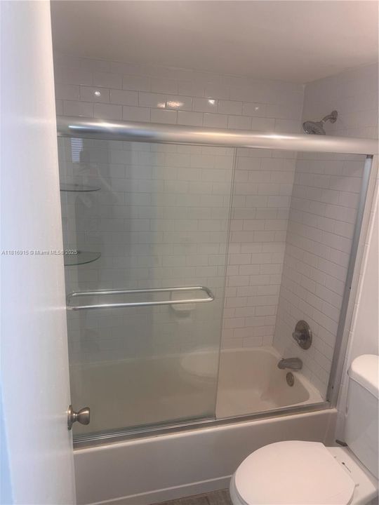 待售: $199,000 (1 贝兹, 1 浴室, 688 平方英尺)