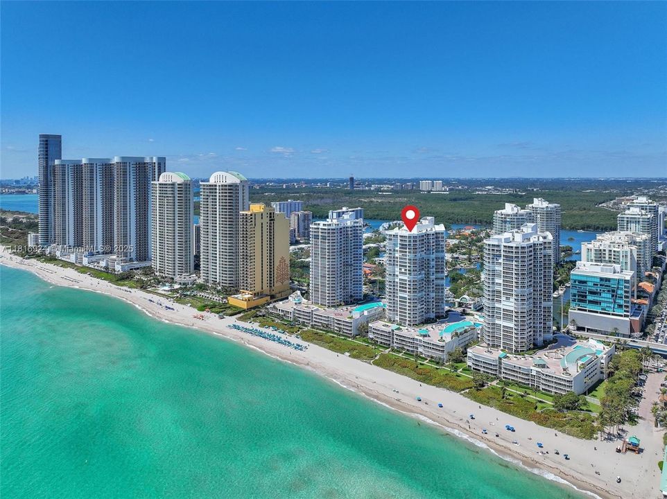 Recently Sold: $1,400,000 (2 beds, 2 baths, 2020 Square Feet)