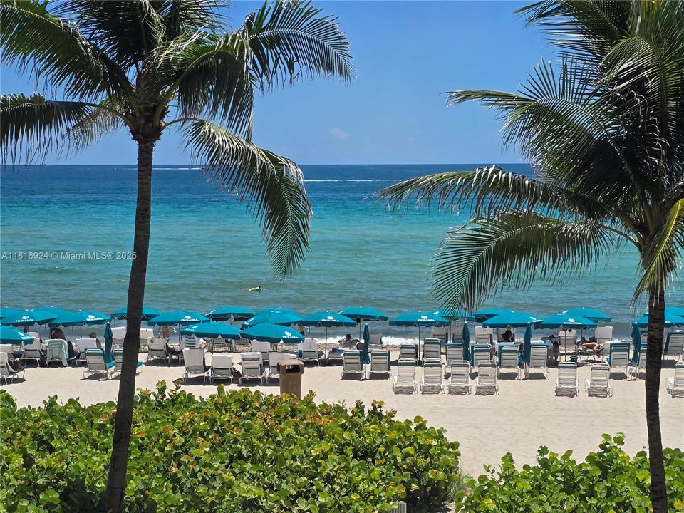 Recently Sold: $1,400,000 (2 beds, 2 baths, 2020 Square Feet)