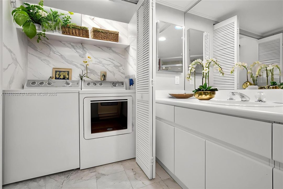 Recently Sold: $1,400,000 (2 beds, 2 baths, 2020 Square Feet)