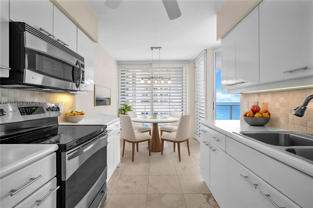 Recently Sold: $1,400,000 (2 beds, 2 baths, 2020 Square Feet)