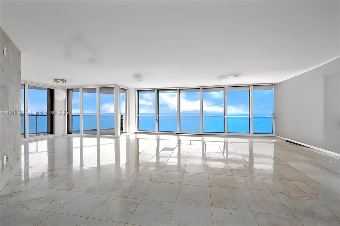 Recently Sold: $1,400,000 (2 beds, 2 baths, 2020 Square Feet)