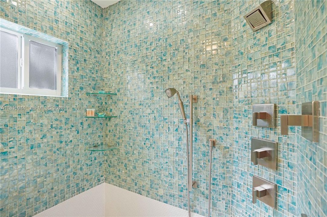 Недавно продано: $1,550,000 (3 спален, 2 ванн, 1507 Квадратных фут)