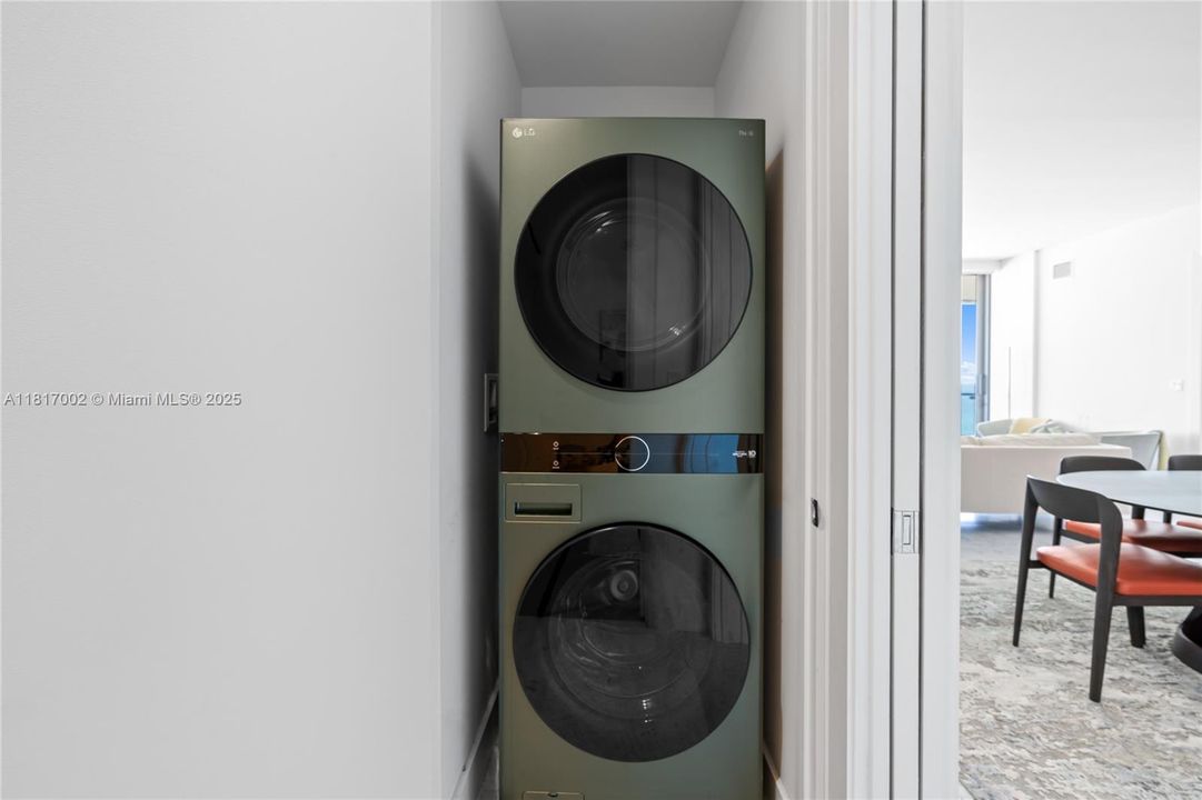 На продажу: $6,190,000 (2 спален, 3 ванн, 1612 Квадратных фут)