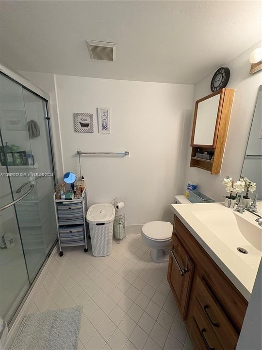 For Sale: $110,000 (0 beds, 1 baths, 525 Square Feet)