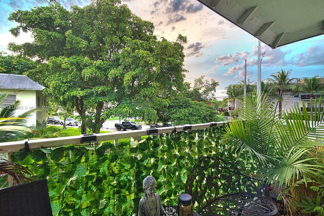 待售: $195,000 (1 贝兹, 1 浴室, 700 平方英尺)