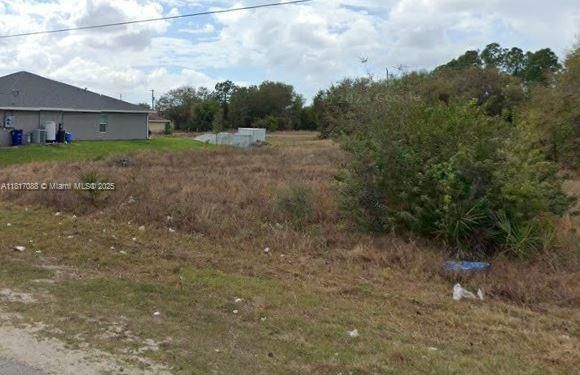 На продажу: $69,000 (0.27 acres)