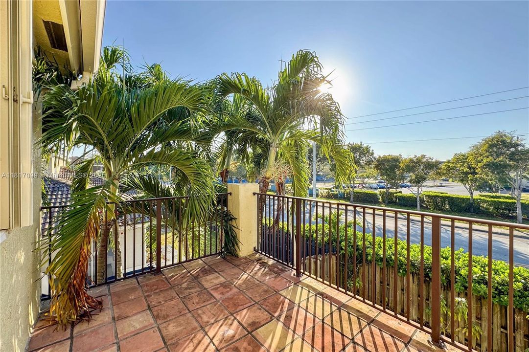 Recently Sold: $758,000 (5 beds, 3 baths, 2642 Square Feet)