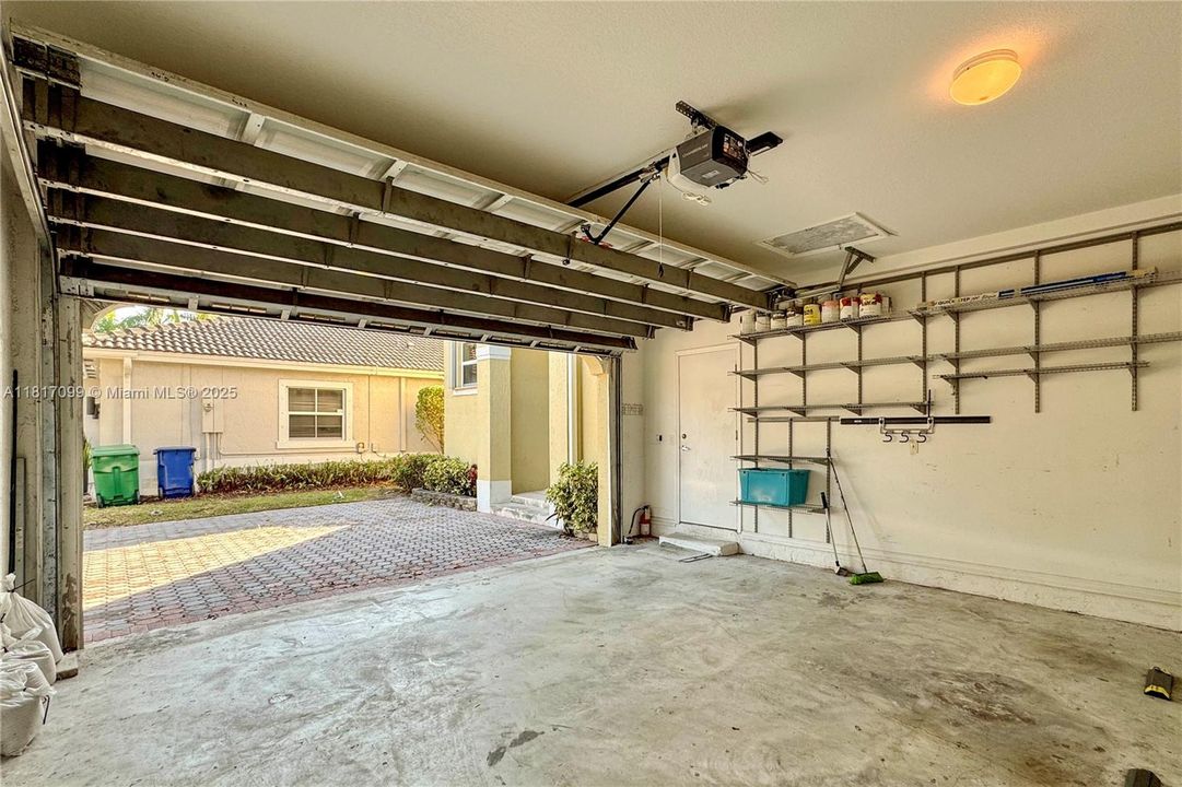 Recently Sold: $758,000 (5 beds, 3 baths, 2642 Square Feet)