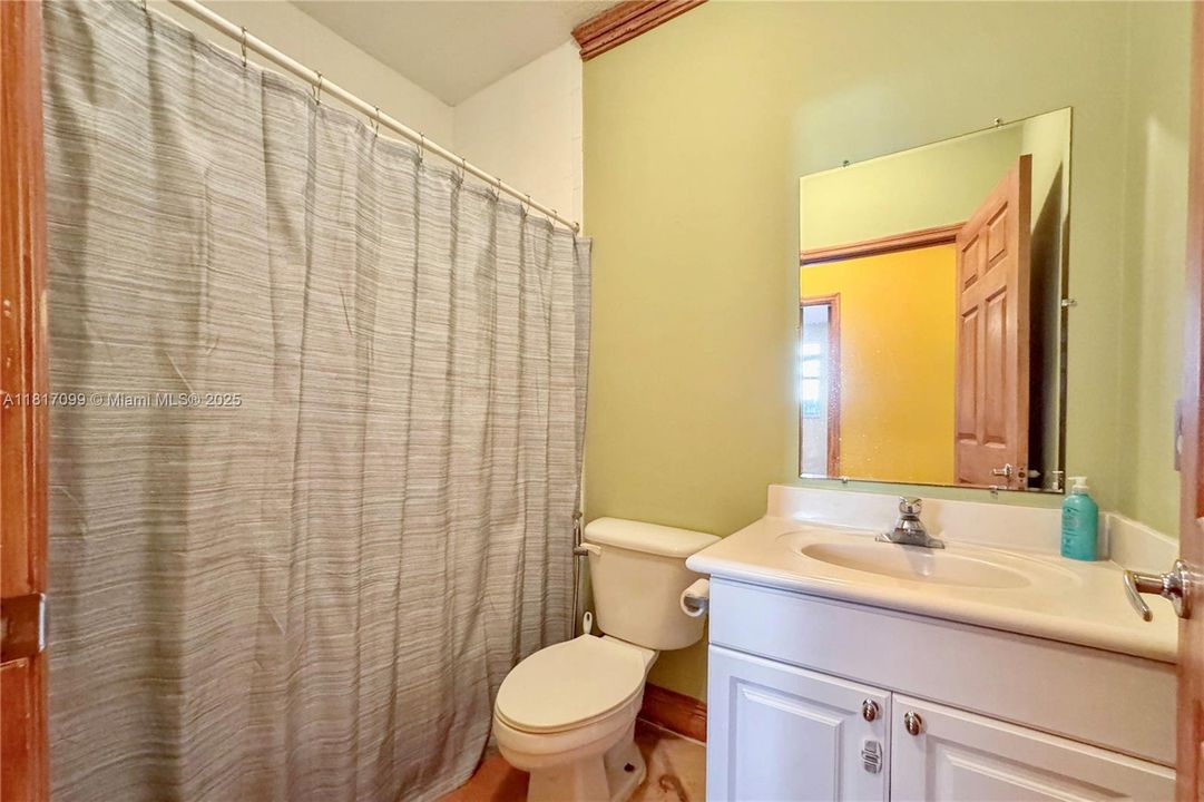 Recently Sold: $758,000 (5 beds, 3 baths, 2642 Square Feet)