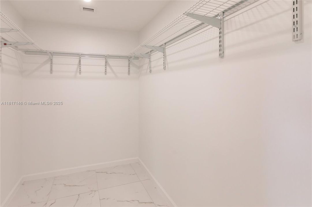 Recently Sold: $284,000 (3 beds, 2 baths, 1798 Square Feet)