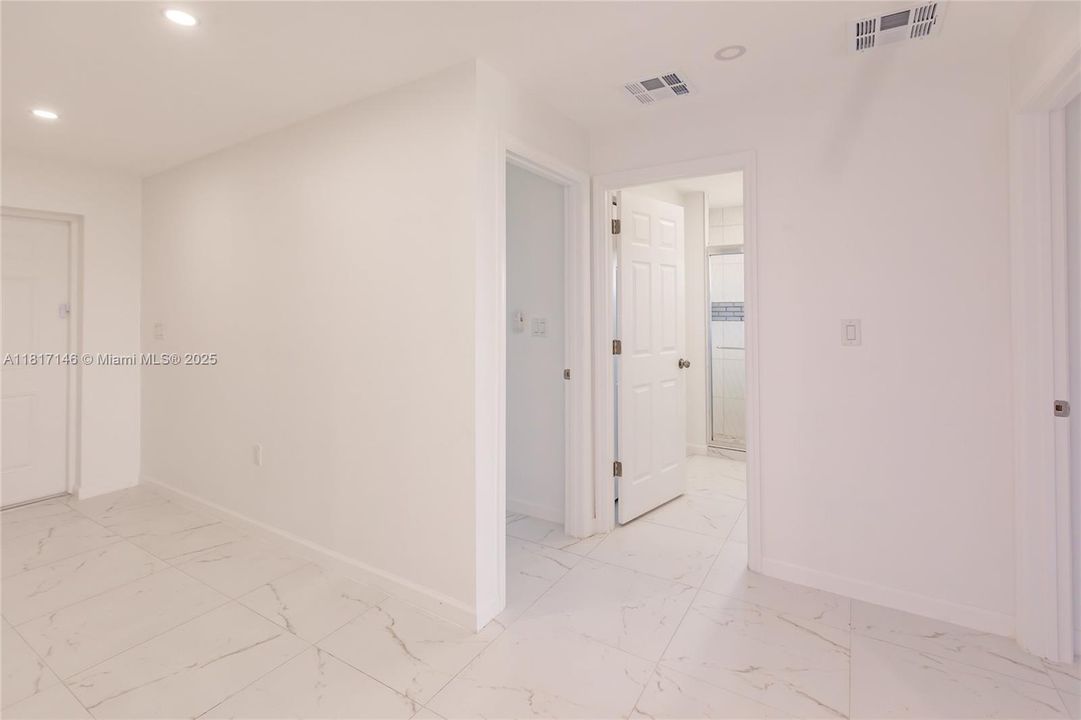 Recently Sold: $284,000 (3 beds, 2 baths, 1798 Square Feet)