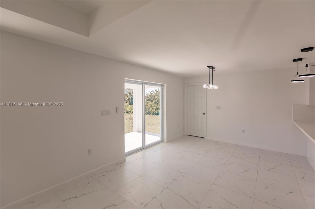 Recently Sold: $284,000 (3 beds, 2 baths, 1798 Square Feet)