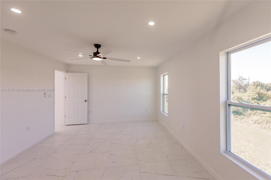 Recently Sold: $284,000 (3 beds, 2 baths, 1798 Square Feet)