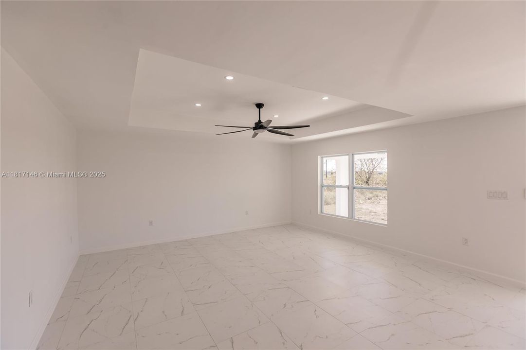 Recently Sold: $284,000 (3 beds, 2 baths, 1798 Square Feet)