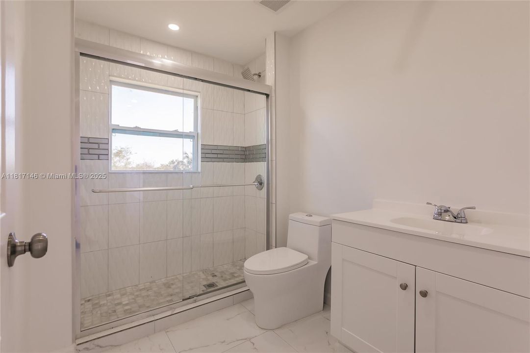 Recently Sold: $284,000 (3 beds, 2 baths, 1798 Square Feet)