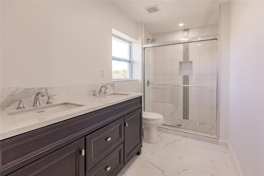 Recently Sold: $284,000 (3 beds, 2 baths, 1798 Square Feet)