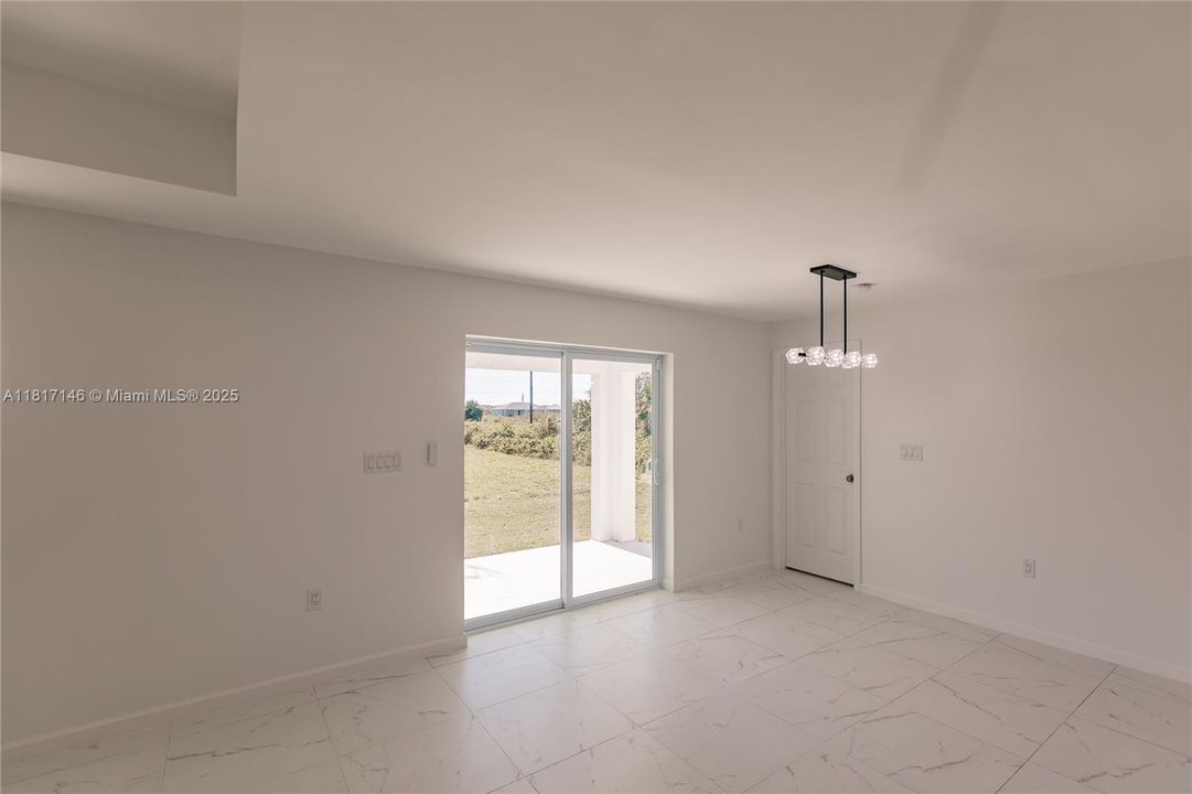 Recently Sold: $284,000 (3 beds, 2 baths, 1798 Square Feet)