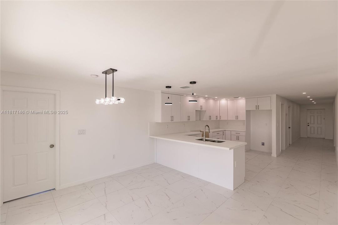 Recently Sold: $284,000 (3 beds, 2 baths, 1798 Square Feet)