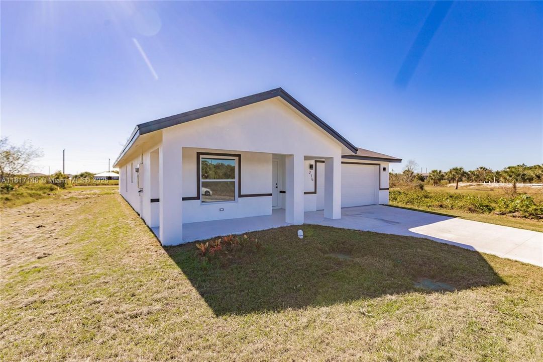 Recently Sold: $284,000 (3 beds, 2 baths, 1798 Square Feet)