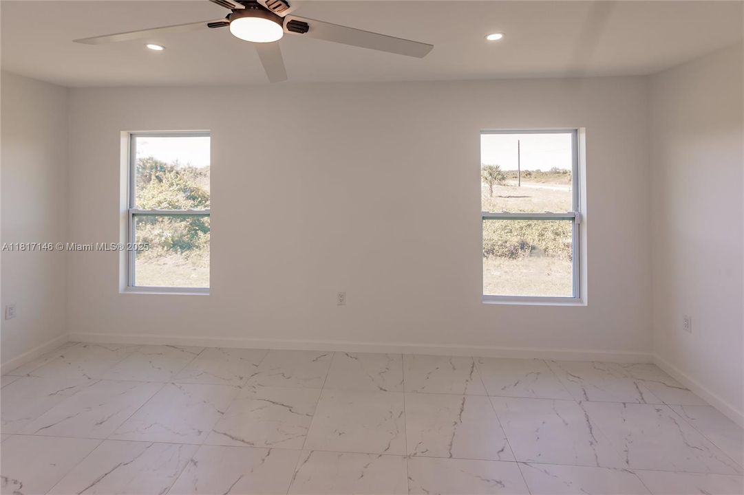 Recently Sold: $284,000 (3 beds, 2 baths, 1798 Square Feet)