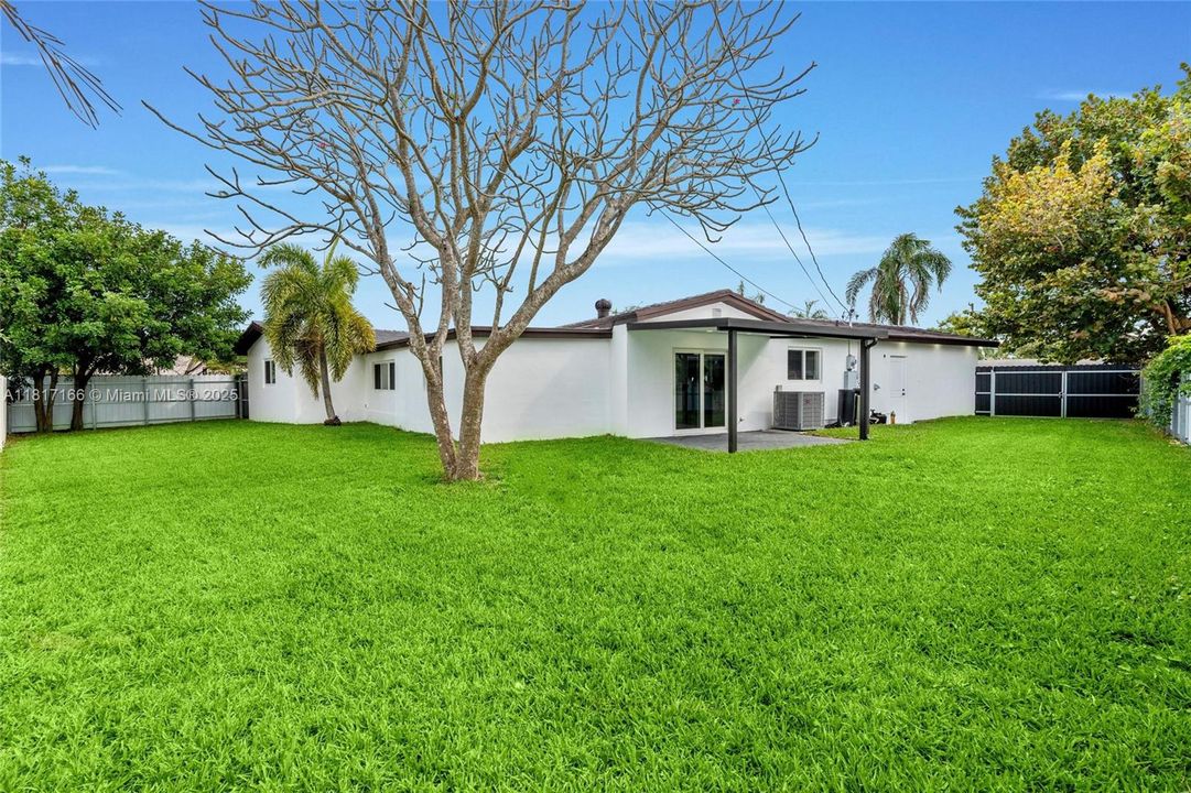 Recently Rented: $3,500 (4 beds, 2 baths, 1436 Square Feet)