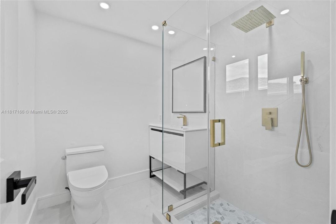 Recently Rented: $3,500 (4 beds, 2 baths, 1436 Square Feet)