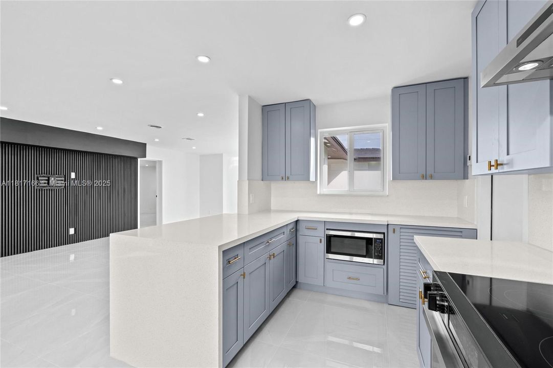 Recently Rented: $3,500 (4 beds, 2 baths, 1436 Square Feet)