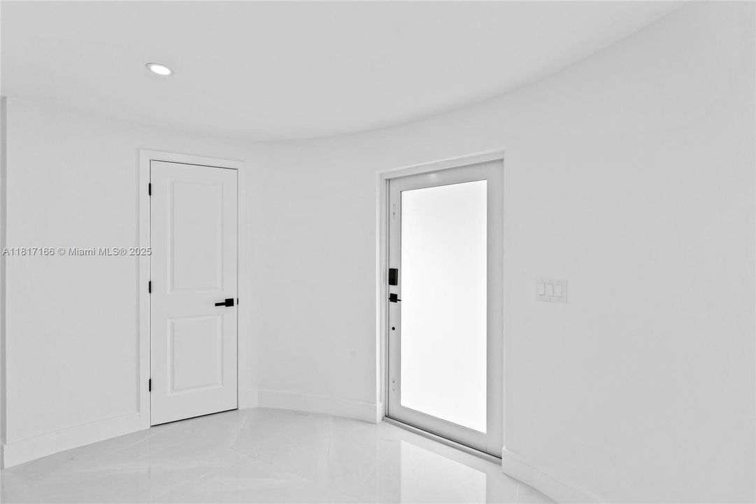 Recently Rented: $3,500 (4 beds, 2 baths, 1436 Square Feet)