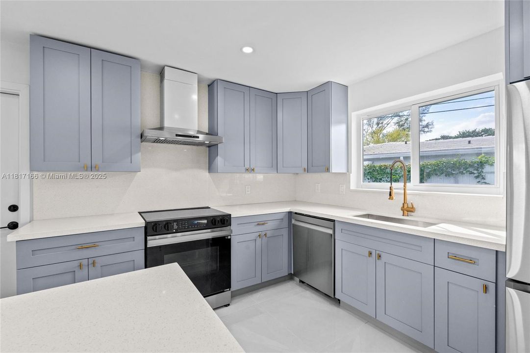 Recently Rented: $3,500 (4 beds, 2 baths, 1436 Square Feet)