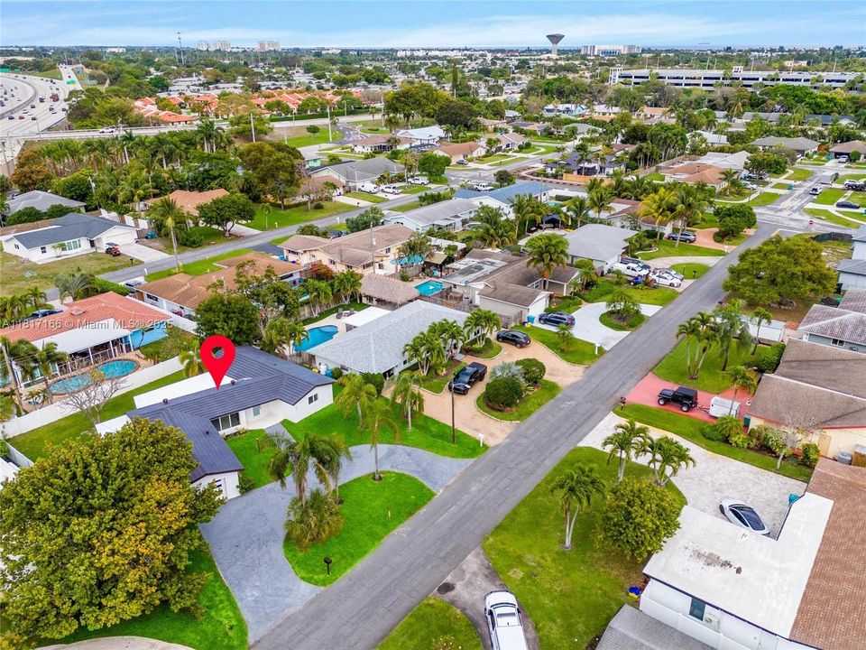 Recently Rented: $3,500 (4 beds, 2 baths, 1436 Square Feet)