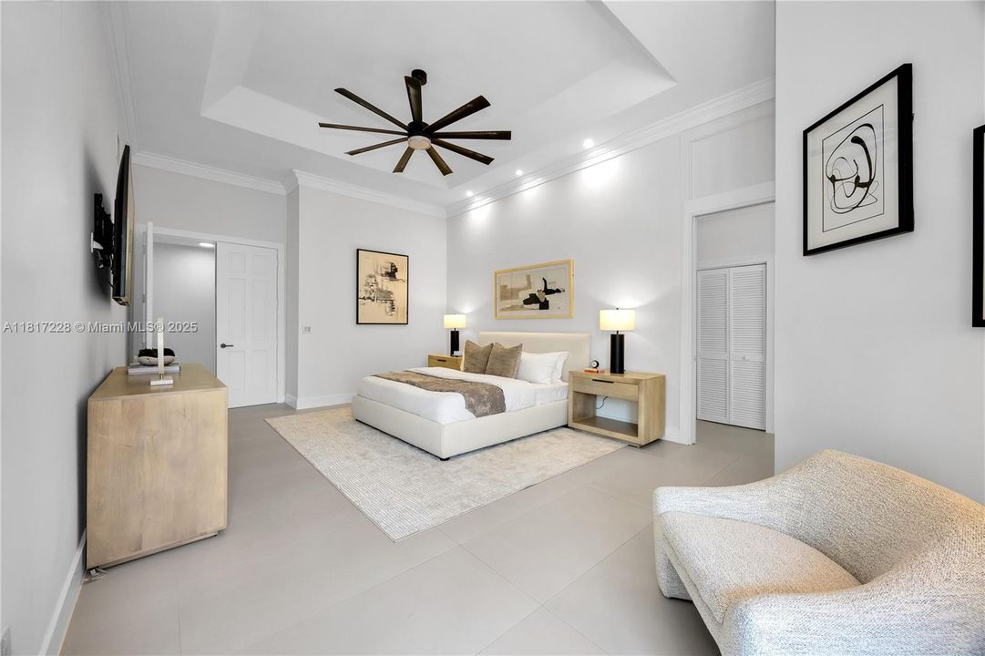 Recently Sold: $2,695,000 (5 beds, 4 baths, 3966 Square Feet)