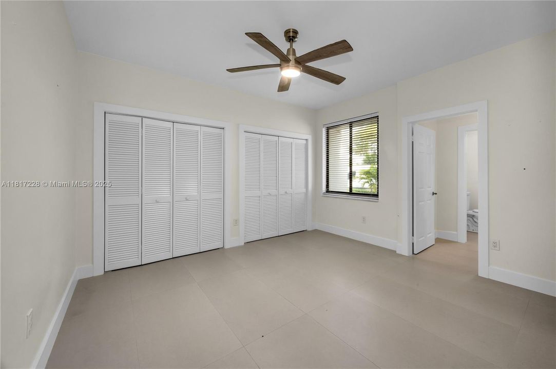 Recently Sold: $2,695,000 (5 beds, 4 baths, 3966 Square Feet)