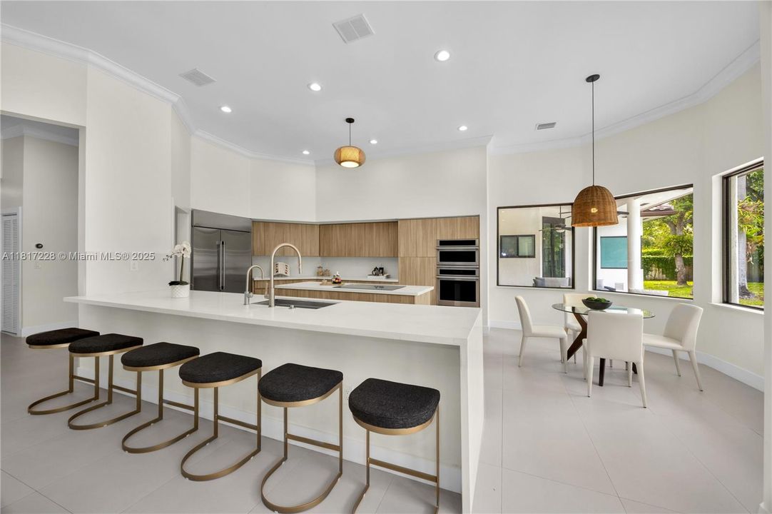 Recently Sold: $2,695,000 (5 beds, 4 baths, 3966 Square Feet)