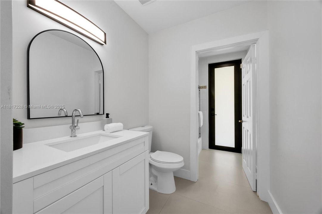 Recently Sold: $2,695,000 (5 beds, 4 baths, 3966 Square Feet)