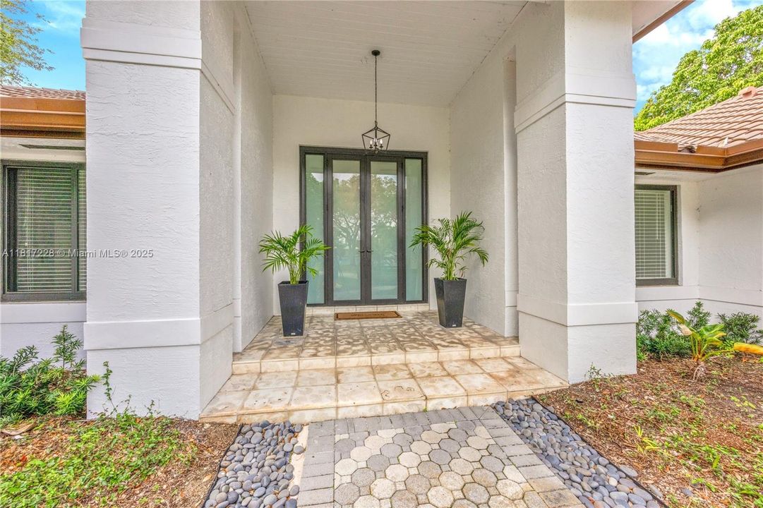 Recently Sold: $2,695,000 (5 beds, 4 baths, 3966 Square Feet)