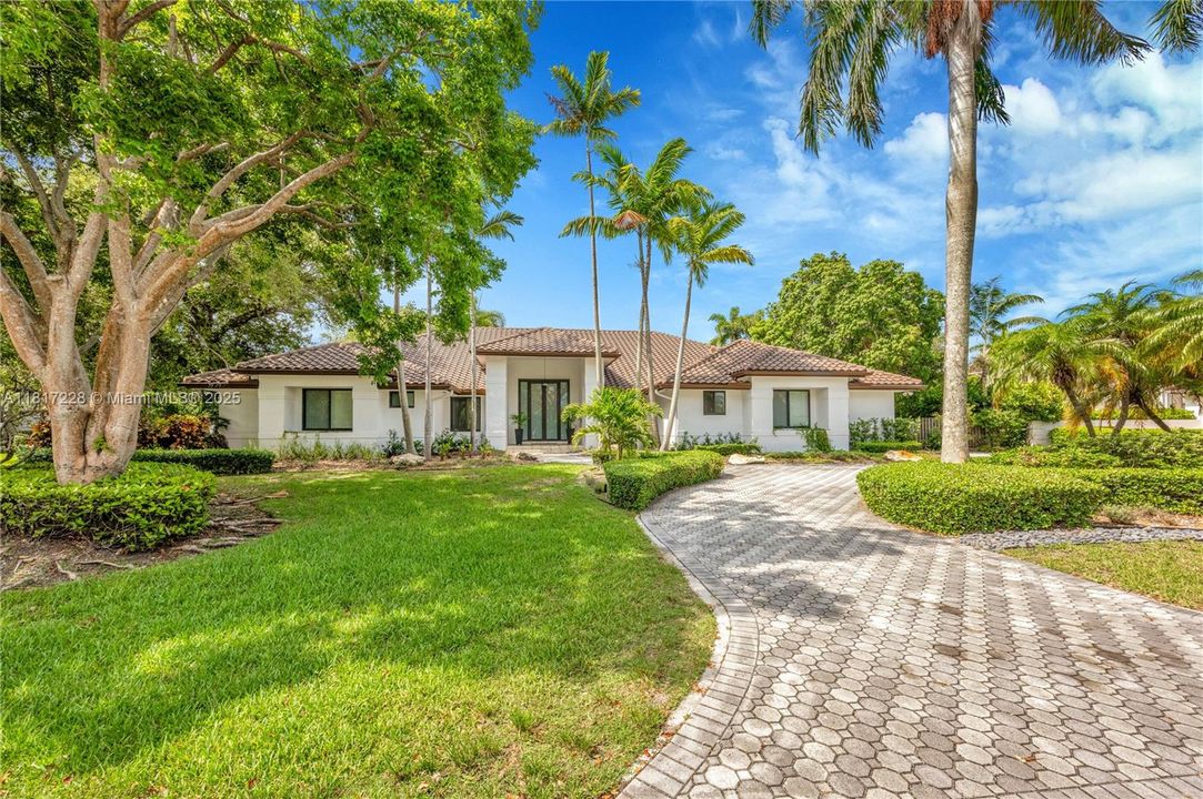 Recently Sold: $2,695,000 (5 beds, 4 baths, 3966 Square Feet)