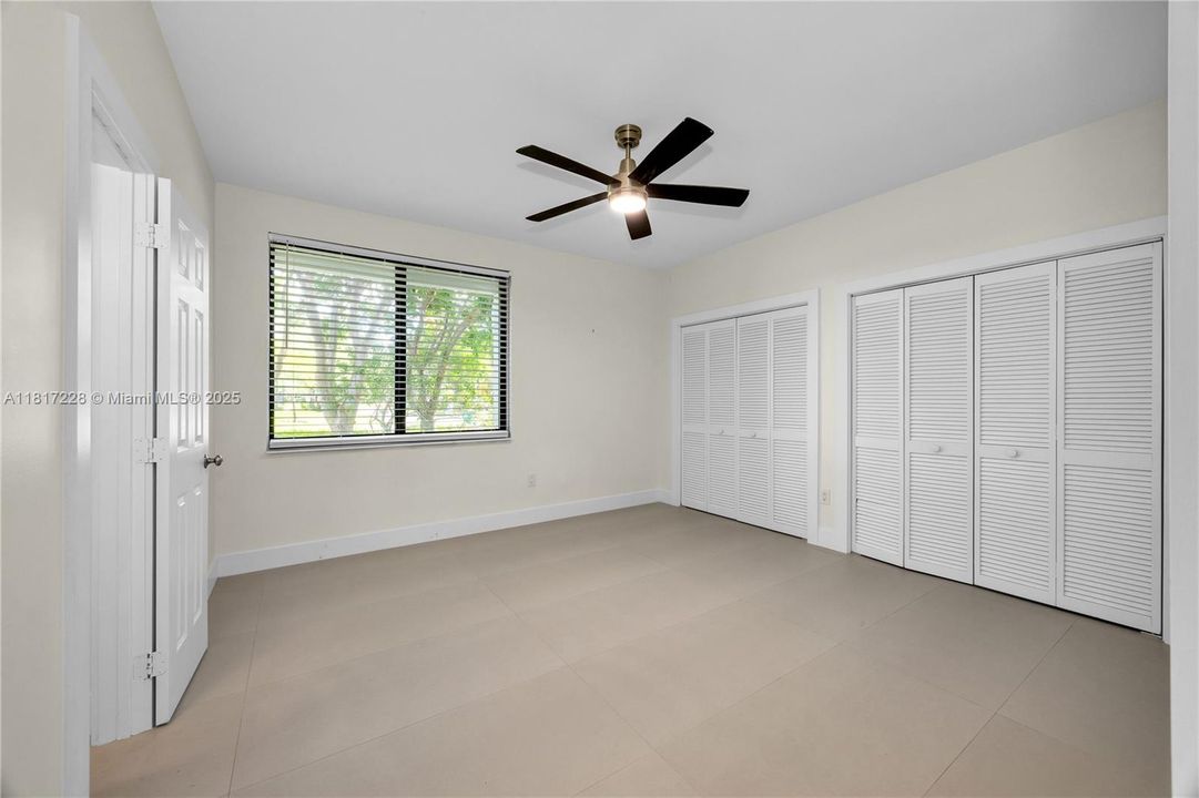 Recently Sold: $2,695,000 (5 beds, 4 baths, 3966 Square Feet)