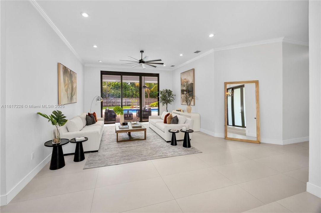 Recently Sold: $2,695,000 (5 beds, 4 baths, 3966 Square Feet)