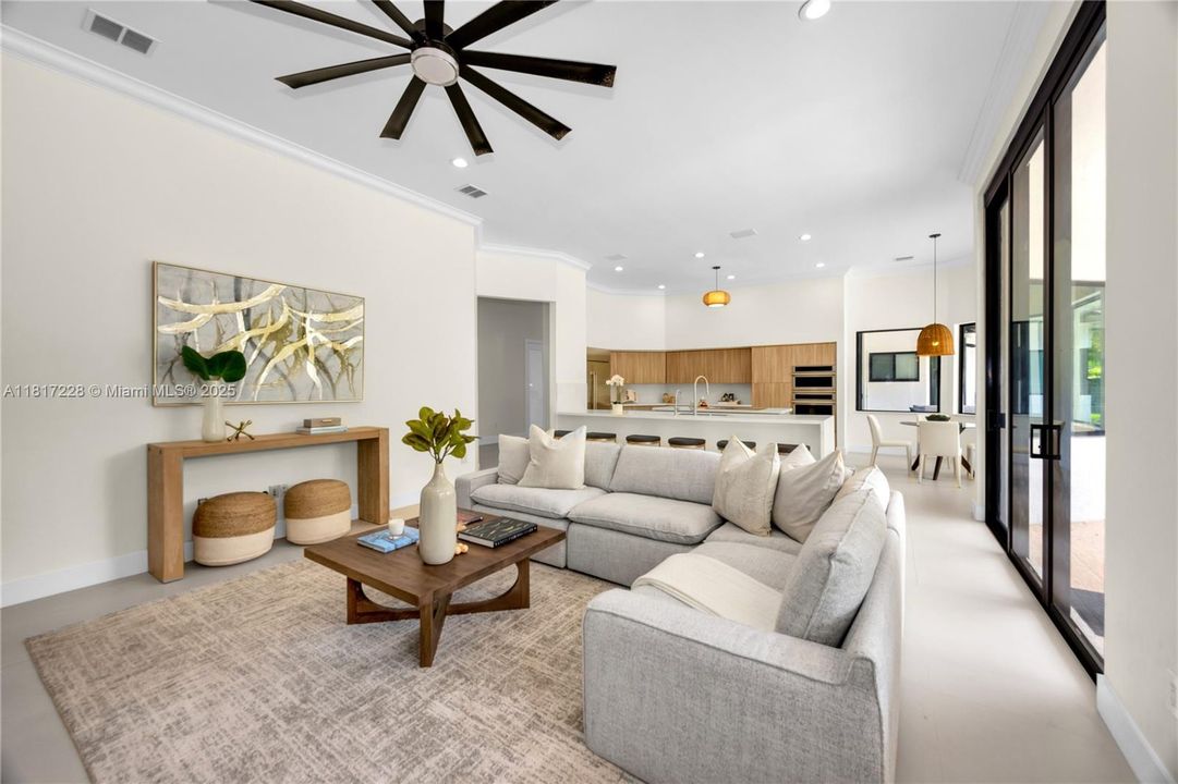 Recently Sold: $2,695,000 (5 beds, 4 baths, 3966 Square Feet)