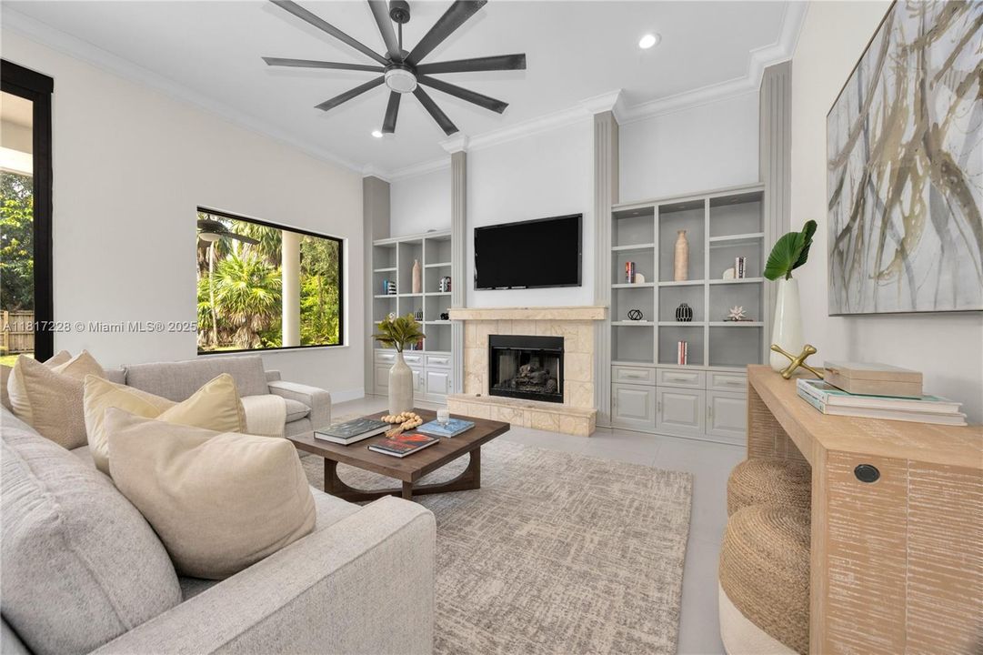 Recently Sold: $2,695,000 (5 beds, 4 baths, 3966 Square Feet)