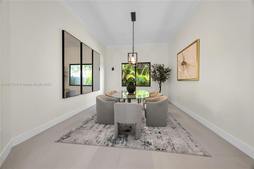 Recently Sold: $2,695,000 (5 beds, 4 baths, 3966 Square Feet)