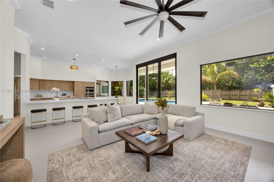 Recently Sold: $2,695,000 (5 beds, 4 baths, 3966 Square Feet)