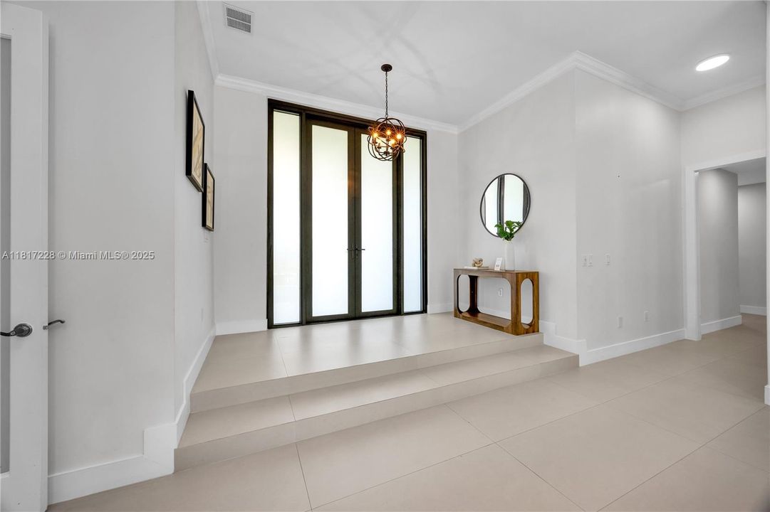 Recently Sold: $2,695,000 (5 beds, 4 baths, 3966 Square Feet)