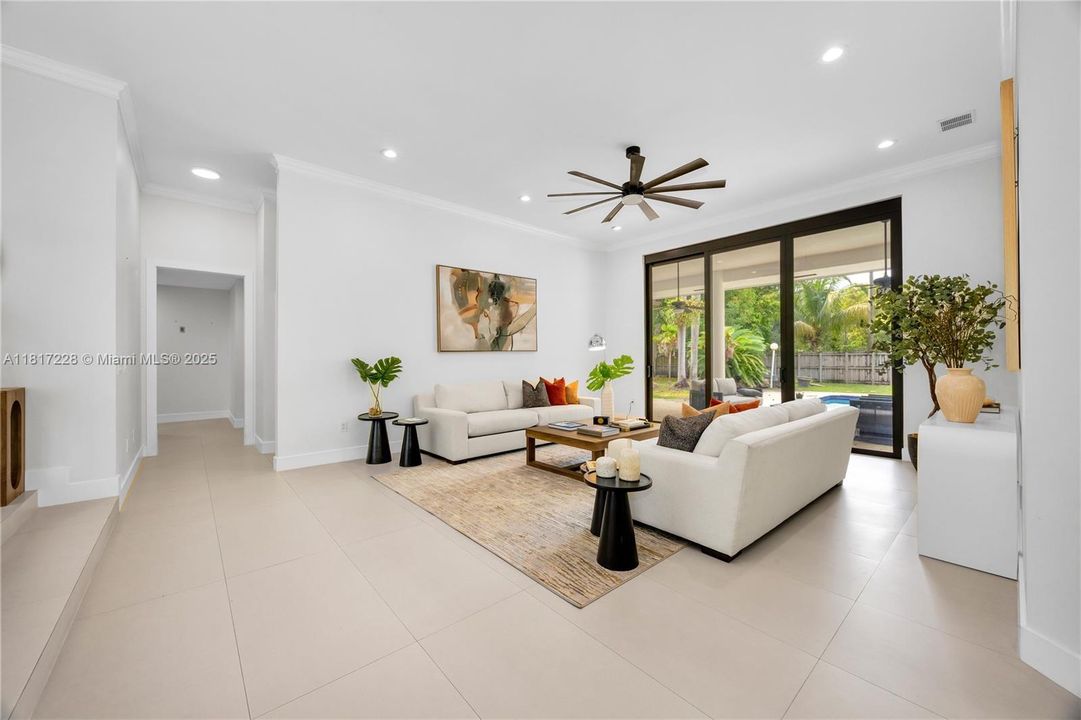 Recently Sold: $2,695,000 (5 beds, 4 baths, 3966 Square Feet)