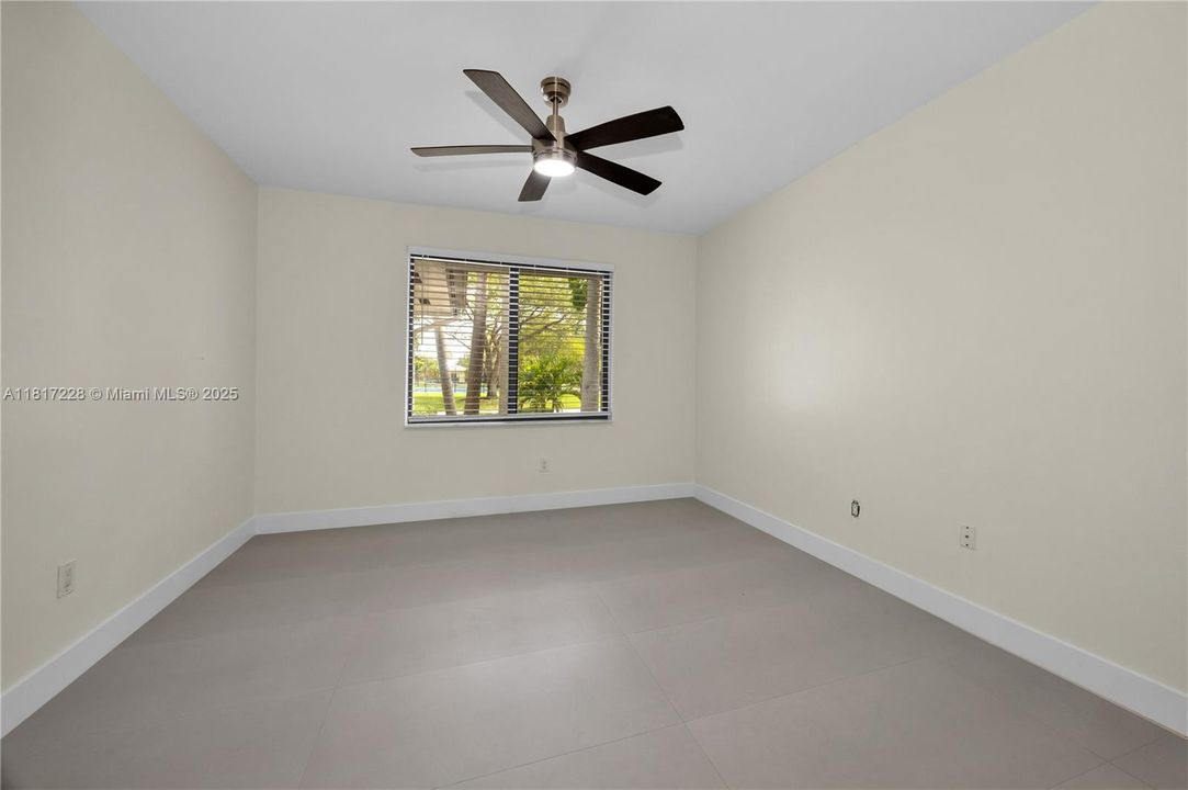 Recently Sold: $2,695,000 (5 beds, 4 baths, 3966 Square Feet)