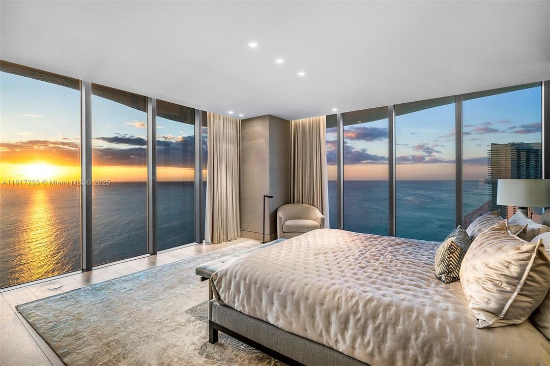 For Sale: $19,900,000 (6 beds, 6 baths, 10755 Square Feet)