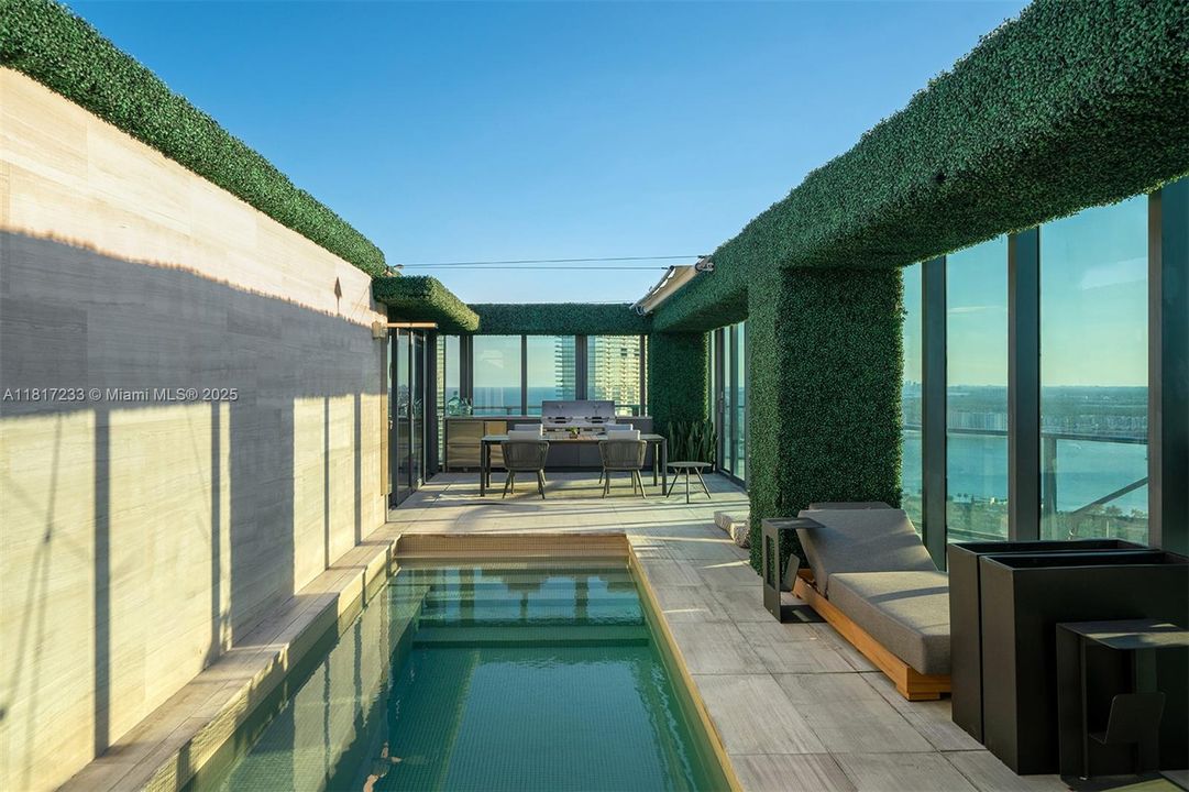 For Sale: $19,900,000 (6 beds, 6 baths, 10755 Square Feet)