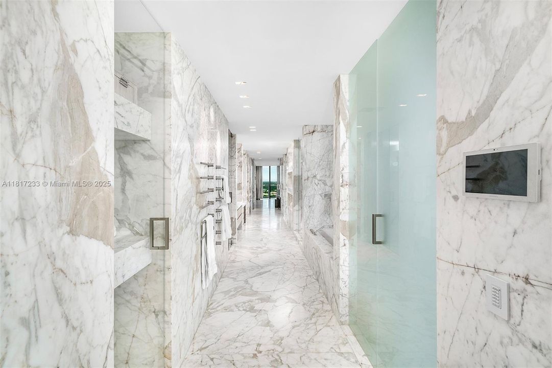 For Sale: $19,900,000 (6 beds, 6 baths, 10755 Square Feet)