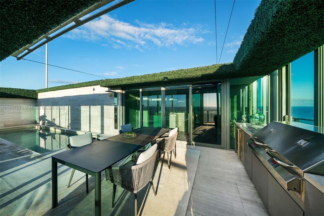 For Sale: $19,900,000 (6 beds, 6 baths, 10755 Square Feet)